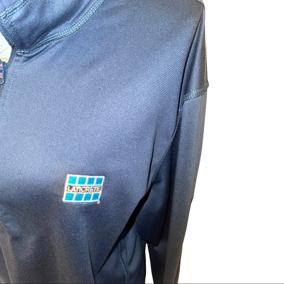 The North Face Pull Over - Picture 3 of 8